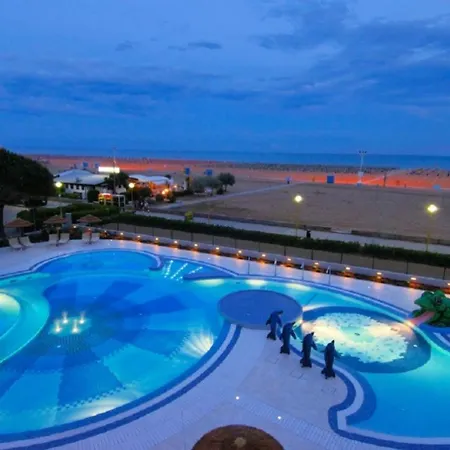 Bright And Coastal Flat In The Heart Of Bibione *
