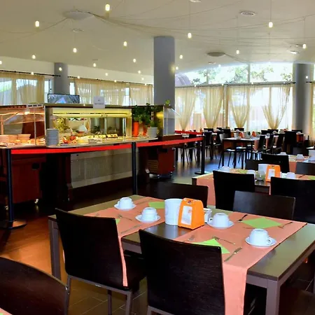 Bright White Flat In The Heart Of Lejlighed