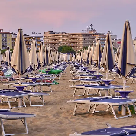 Bright And Coastal Flat In The Heart Of Bibione Appartement Bibione