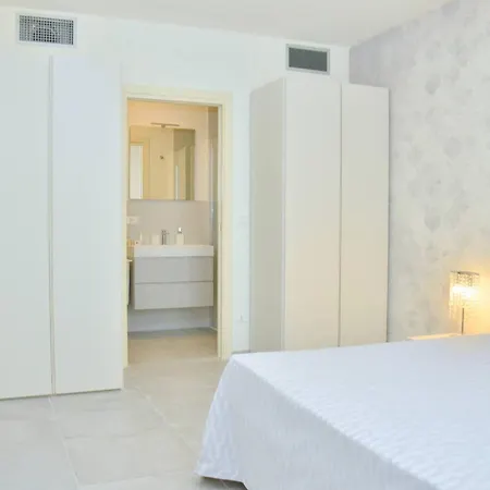 Bright And Coastal Flat In The Heart Of Bibione