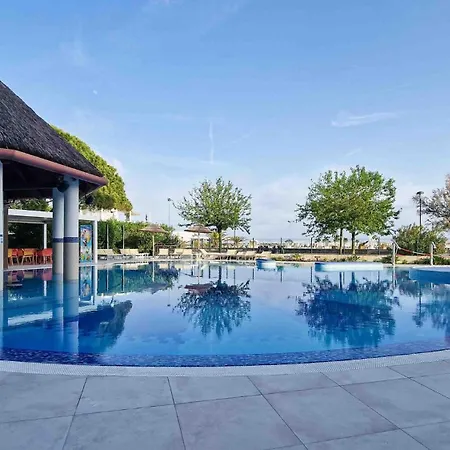 Bright And Coastal Flat In The Heart Of *