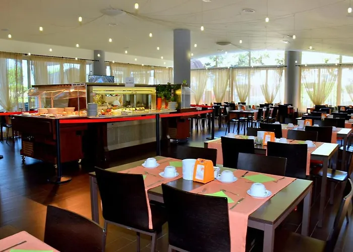 Bright White Flat In The Heart Of Апартаменти